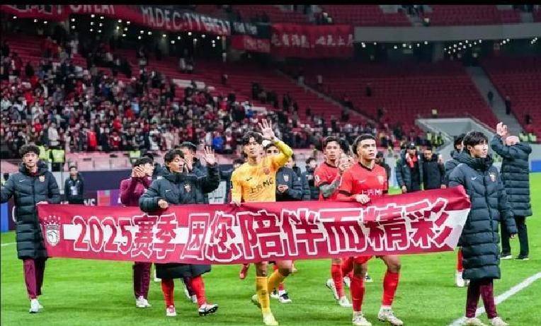 包含赛地聚焦——亚冠赛后热度飙升;拜仁慕尼黑队长鼓劲;震撼外界;年轻球员得到机会的词条 包含赛地聚焦——亚冠赛后热度飙升;拜仁慕尼黑队长鼓劲;震撼外界;年轻球员得到机会的词条